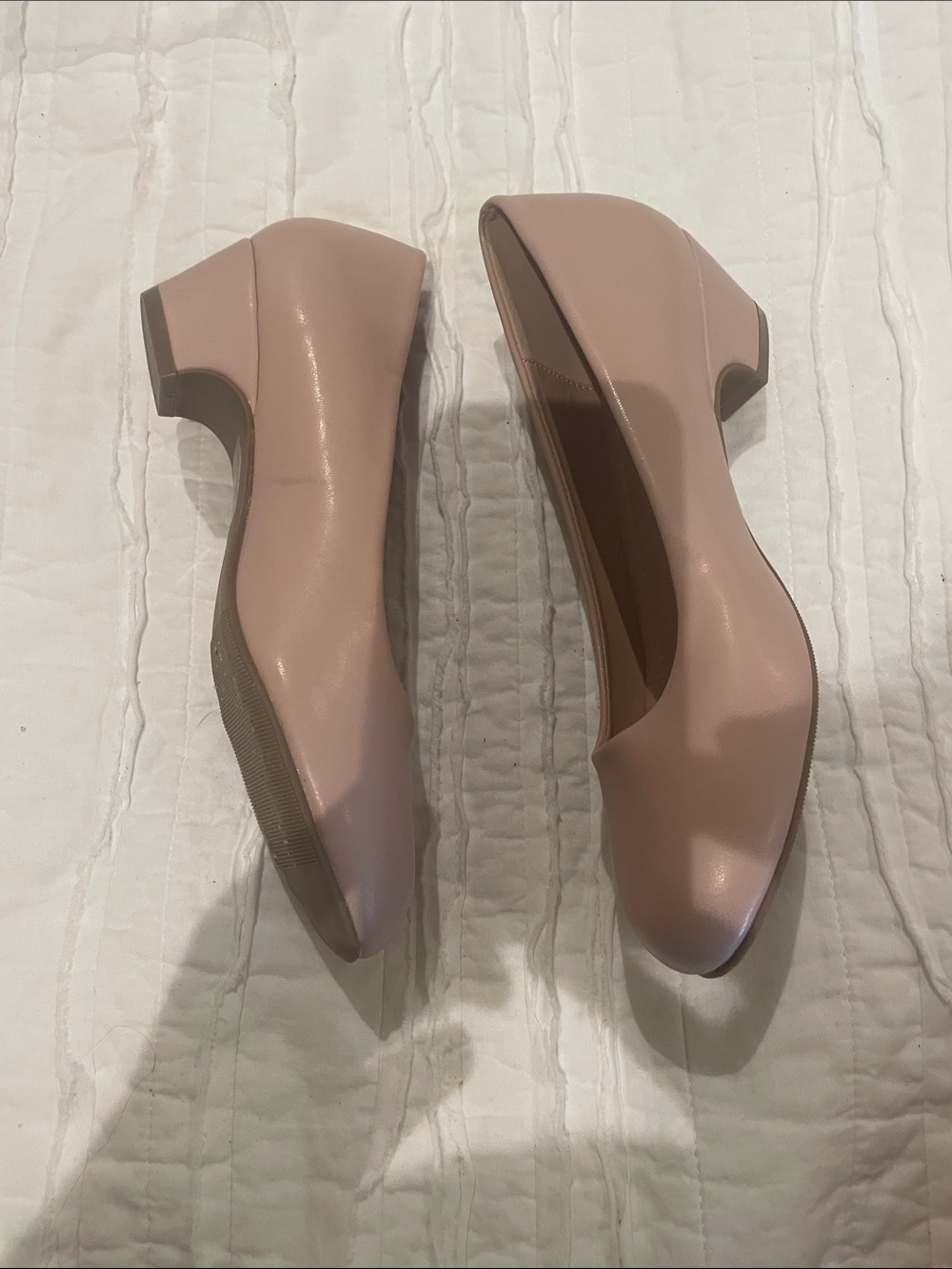Journee Collection Nude/Pink Rounded Toe Pumps - Picture 3 of 5
